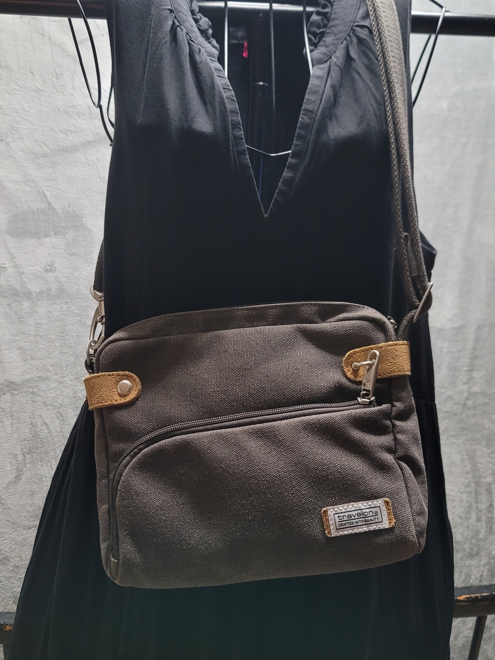 Travelon Anti-Theft Heritage Canvas Pewter Gray Crossbody Bag 10"x7"